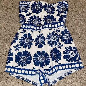 Women’s 2 piece outfit